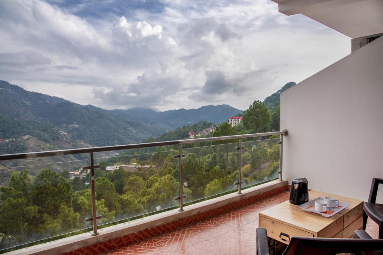 The Western Heights I Serviced Apartments I Pvt Balcony I Lift I Peacefull Area I Family Accomodation I Kasauli I By Exotic Stays Zewnętrze zdjęcie