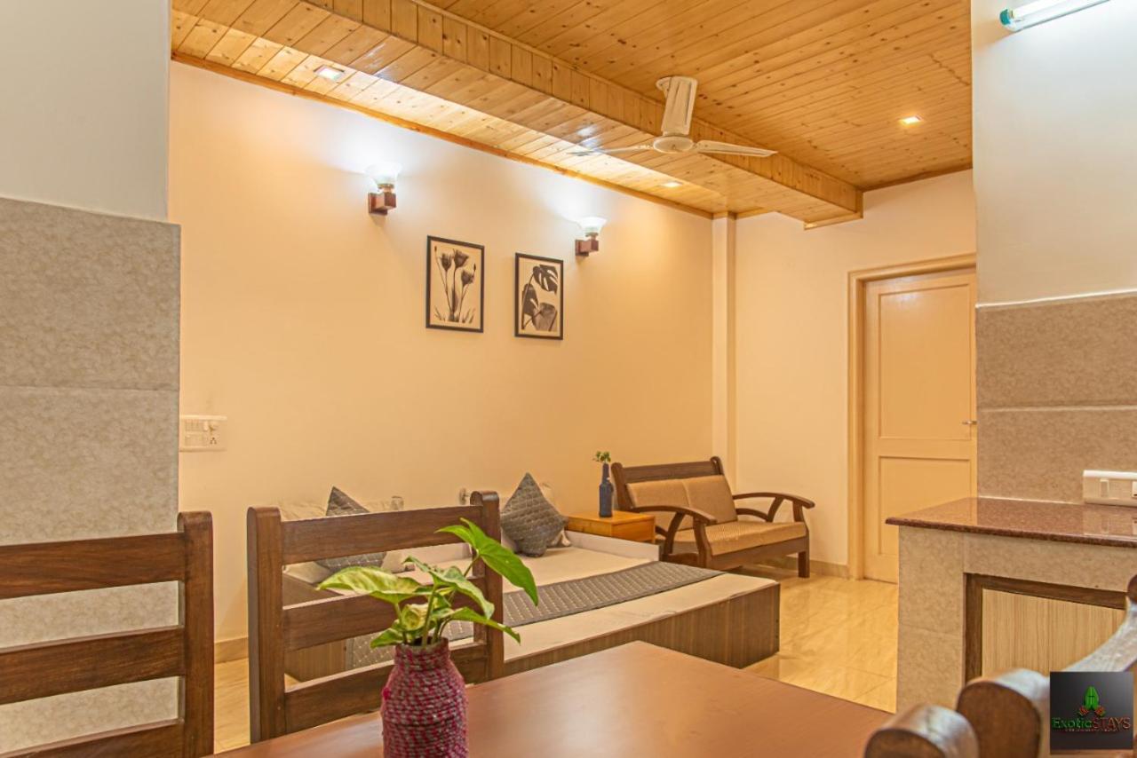The Western Heights I Serviced Apartments I Pvt Balcony I Lift I Peacefull Area I Family Accomodation I Kasauli I By Exotic Stays Zewnętrze zdjęcie