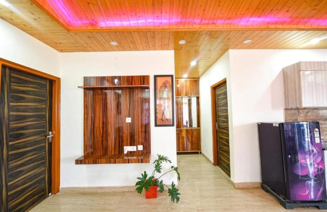 The Western Heights I Serviced Apartments I Pvt Balcony I Lift I Peacefull Area I Family Accomodation I Kasauli I By Exotic Stays Zewnętrze zdjęcie