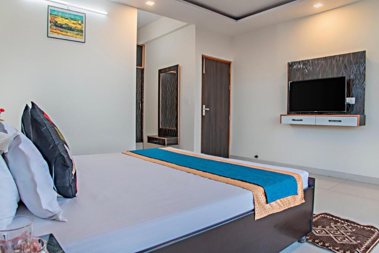 The Western Heights I Serviced Apartments I Pvt Balcony I Lift I Peacefull Area I Family Accomodation I Kasauli I By Exotic Stays Zewnętrze zdjęcie