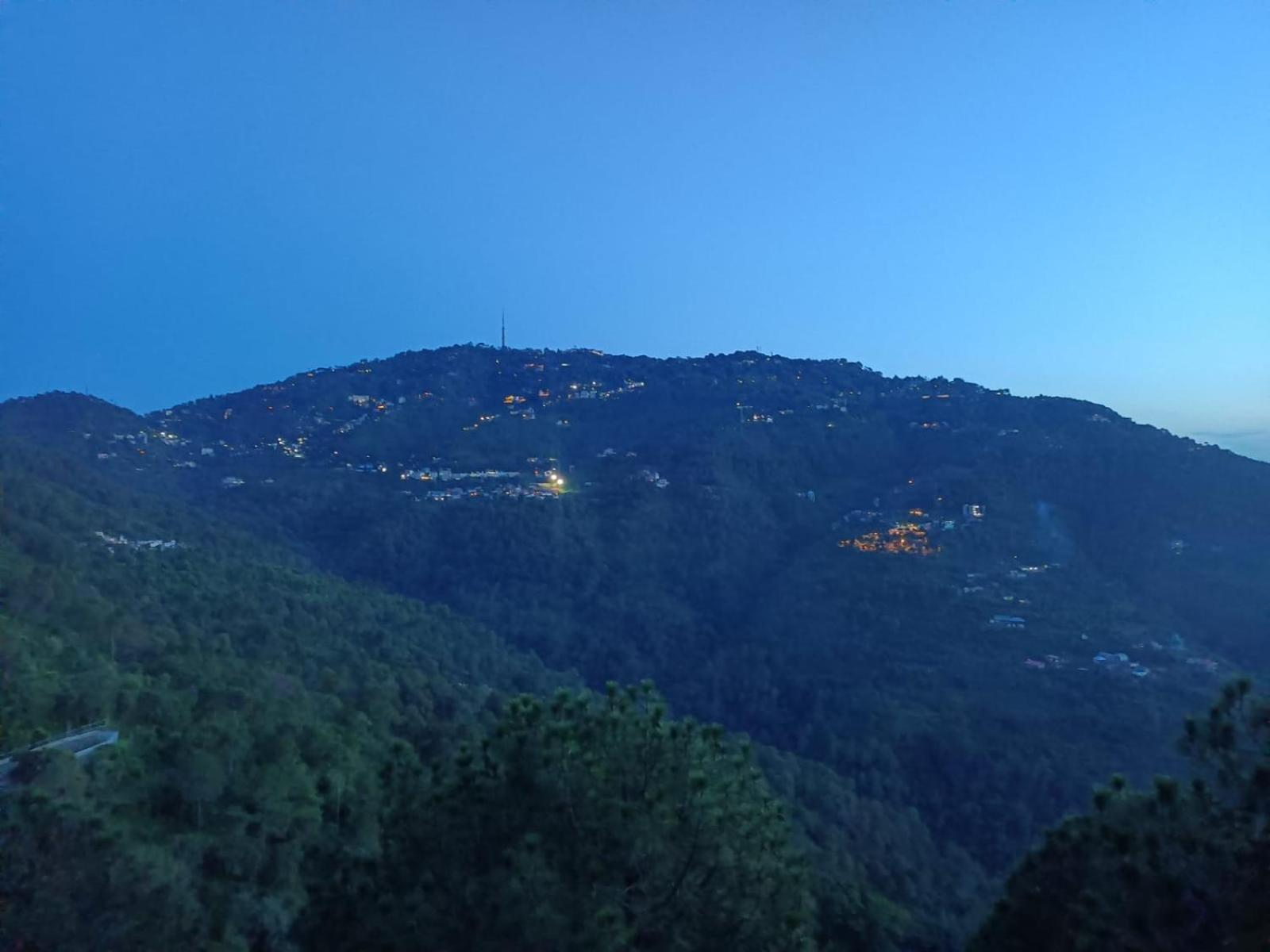 The Western Heights I Serviced Apartments I Pvt Balcony I Lift I Peacefull Area I Family Accomodation I Kasauli I By Exotic Stays Zewnętrze zdjęcie